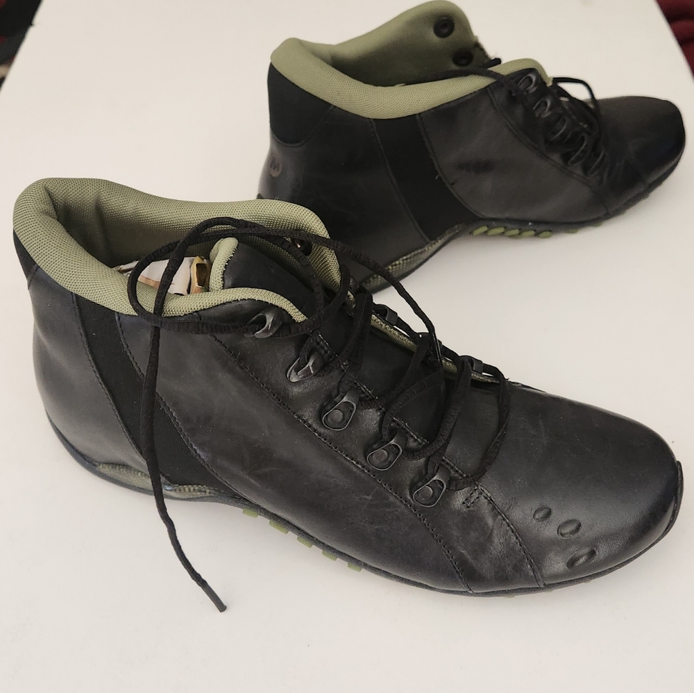 Merrell illusion mid lace in black with  green interior
